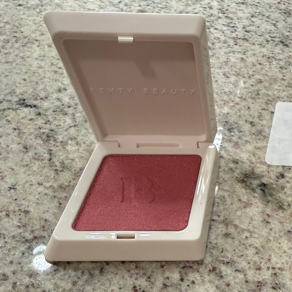 Fenty Beauty Blush in Radiant Rose